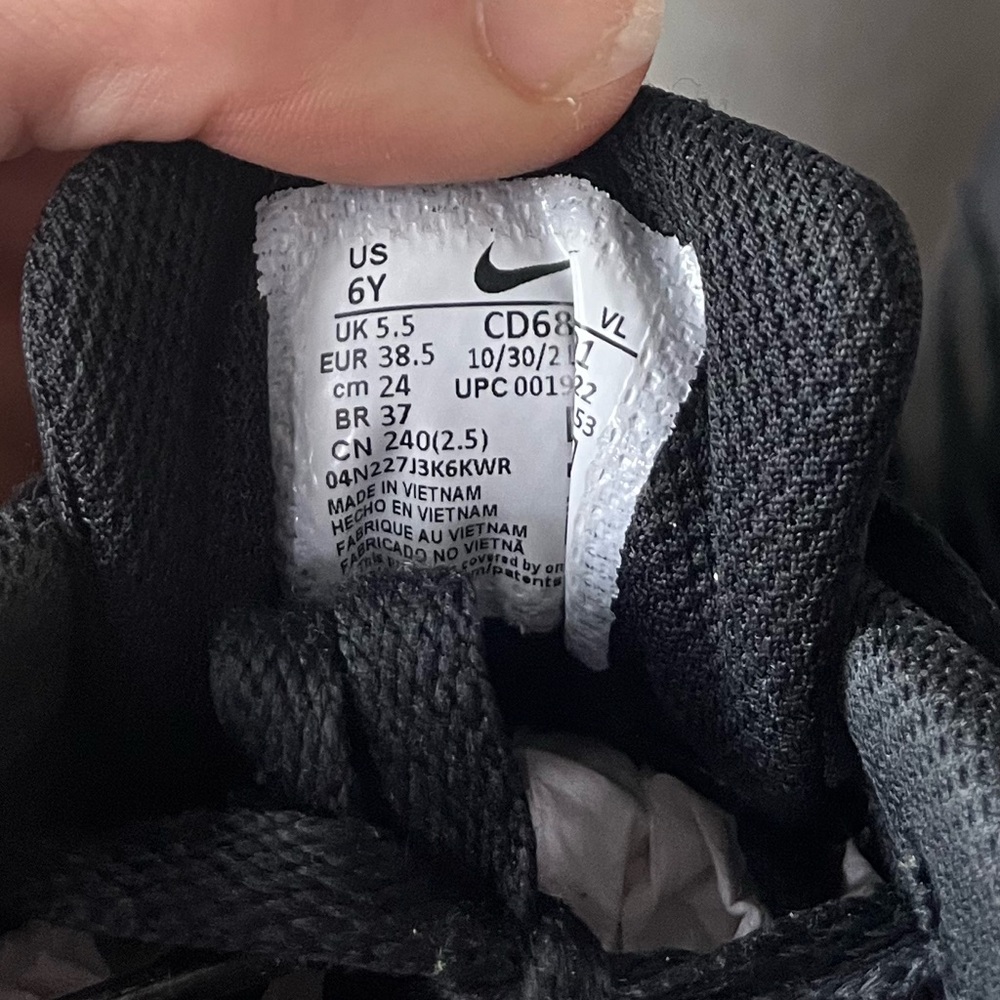 Nike Kids' Black Leather Sneakers - Picture 6 of 9